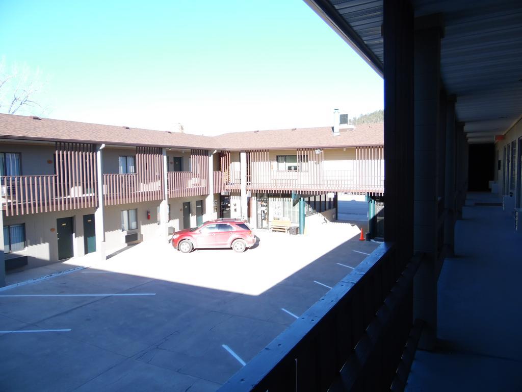 Bear Lodge Motel ซันแดนซ์ ภายนอก รูปภาพ