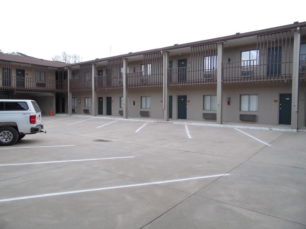 Bear Lodge Motel ซันแดนซ์ ภายนอก รูปภาพ