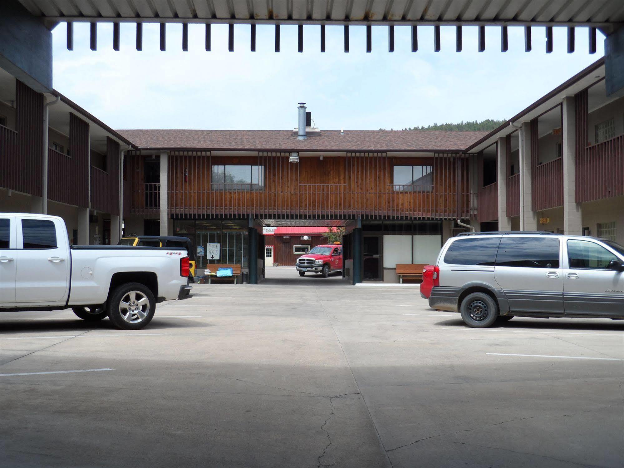 Bear Lodge Motel ซันแดนซ์ ภายนอก รูปภาพ